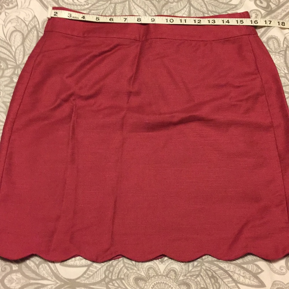 LOFT Scalloped Pencil Skirt